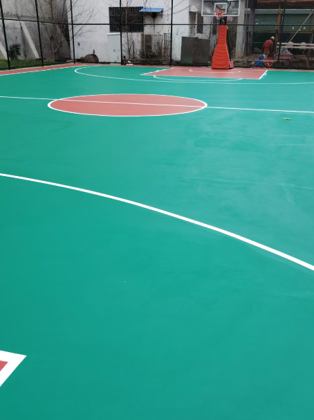 景泰 球场长期使用易出现地面开裂